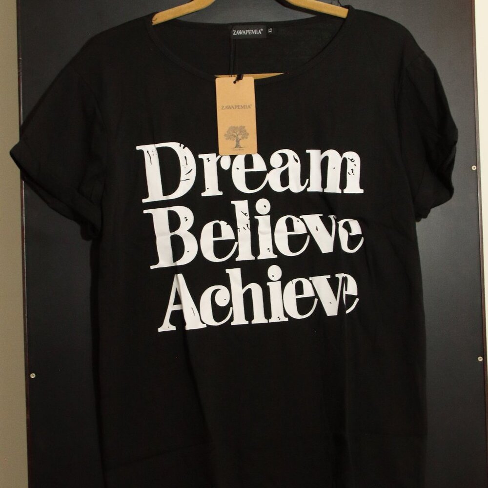Zawapemia "Dream Believe Achieve" graphic t-shirt xl